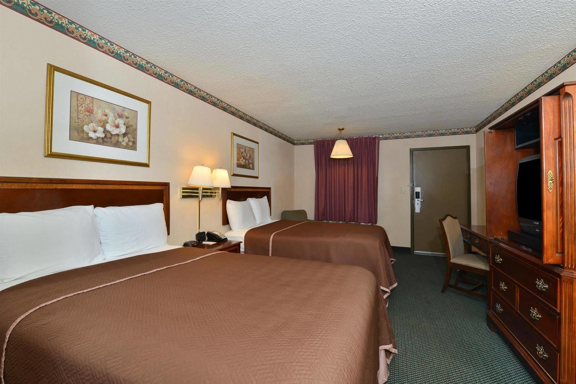 Americas Best Value Inn - Fredericksburg North Exterior photo