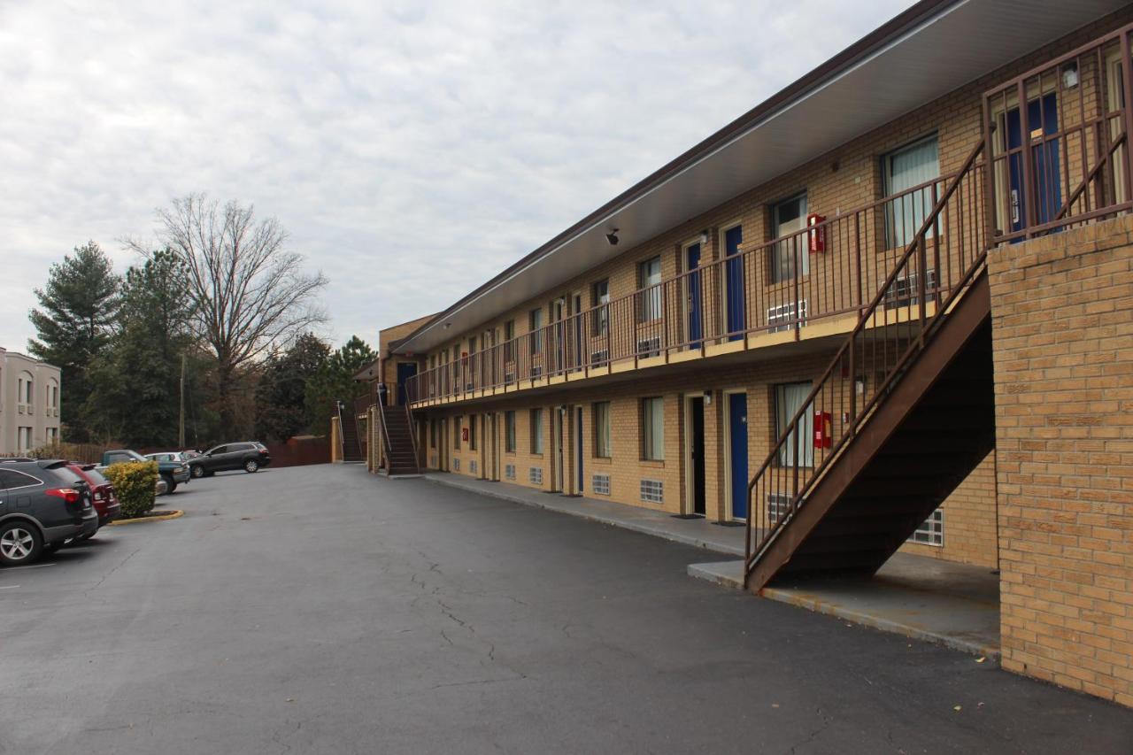 Americas Best Value Inn - Fredericksburg North Exterior photo