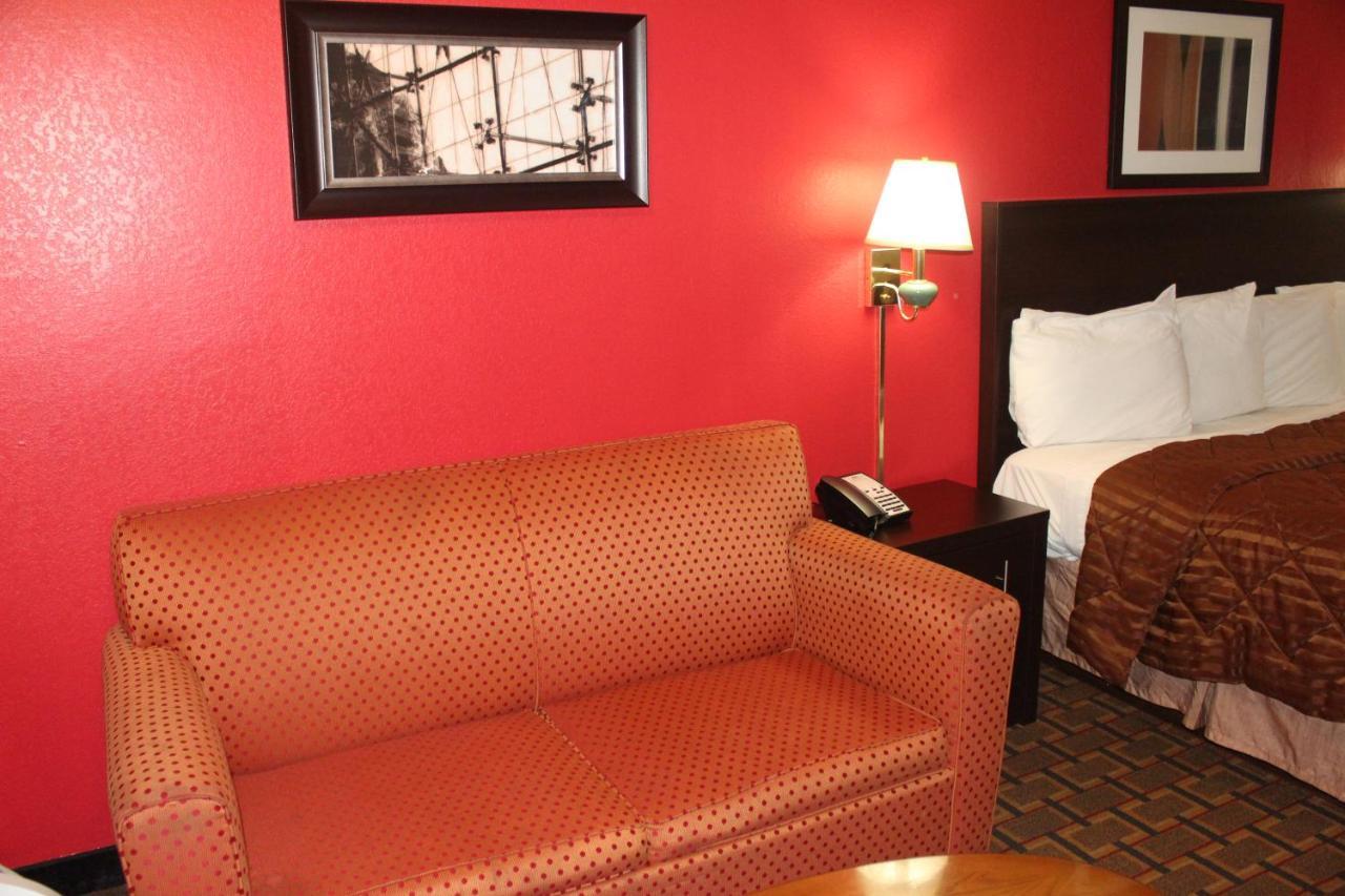 Americas Best Value Inn - Fredericksburg North Exterior photo